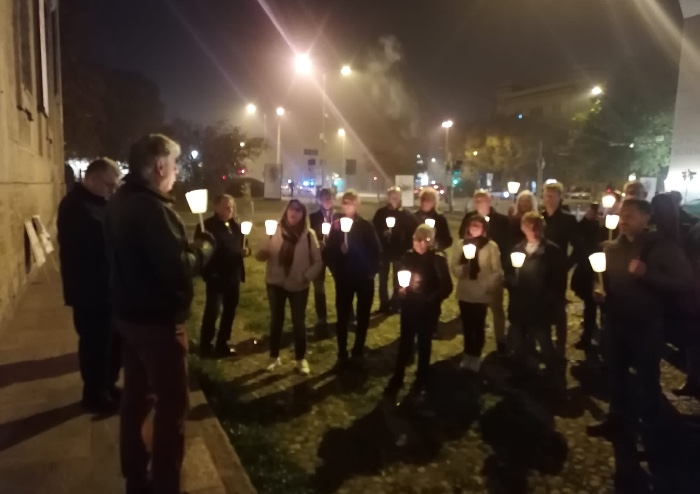 Modena, fiaccolata per la Pace e no alla Nato. Parroco cita Wojtyla