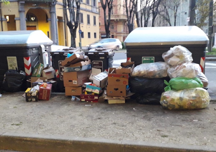 Modena, gestione rifiuti targata Hera: situazione fuori controllo
