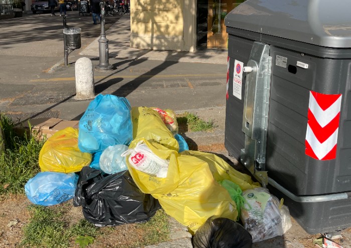 Modena, gestione rifiuti Hera: la situazione ormai è indegna