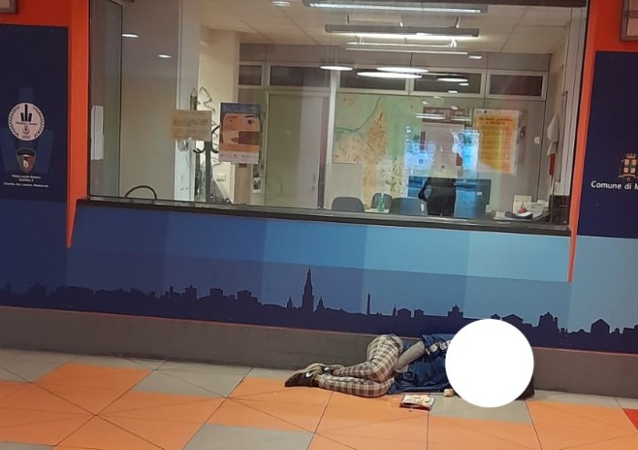 'Modena, Errenord: lucciole e clochard davanti a sede polizia locale?'