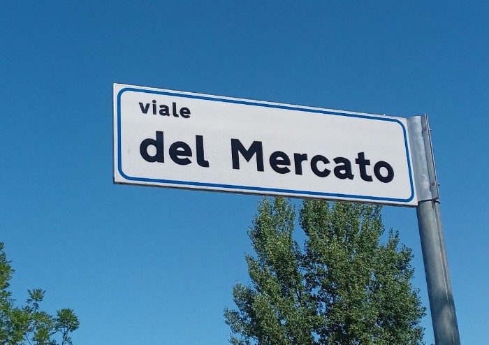 Modena, viale del Mercato: tra bivacchi e degrado