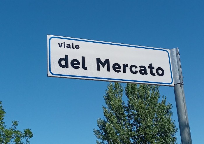 Modena, viale del Mercato: tra bivacchi e degrado