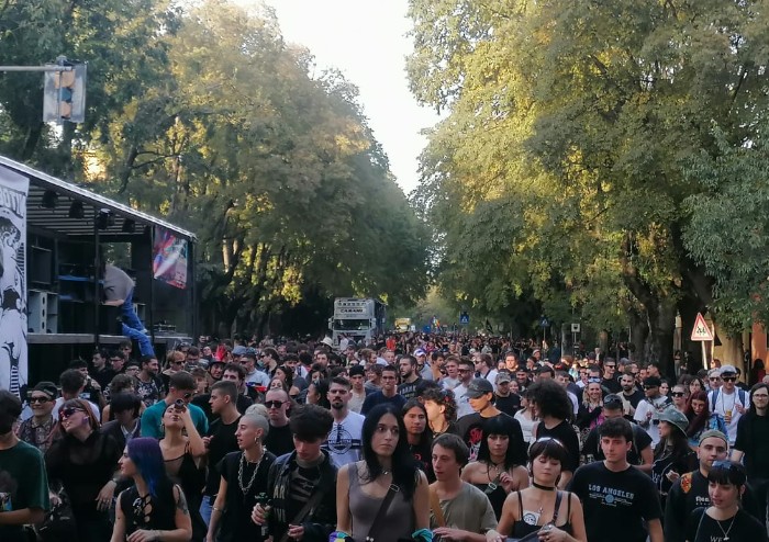Modena, oltre 6000 giovani in centro: Street parade è una festa di libertà
