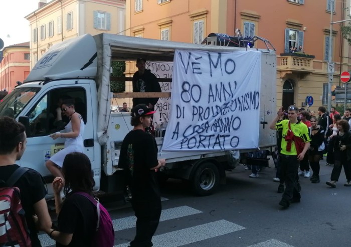 Modena, oltre 6000 giovani in centro: Street parade è una festa di libertà