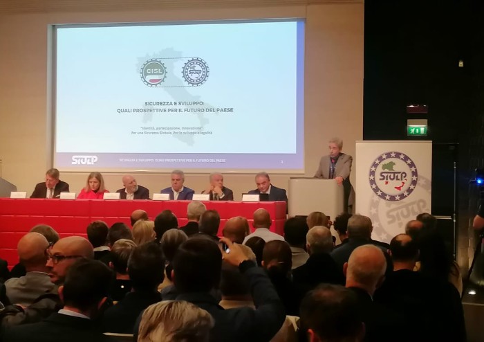 Piantedosi a Modena: 'Su minori stranieri non accompagnati siamo intervenuti'. Ma frena su questura Fascia A