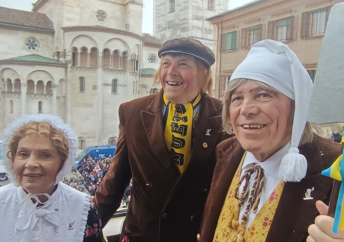 Modena, lo sproloquio di Sandrone: dai rifiuti, al vescovo, al Pavarotti scippato: nessun accenno agli scandali Amo e Fondazione