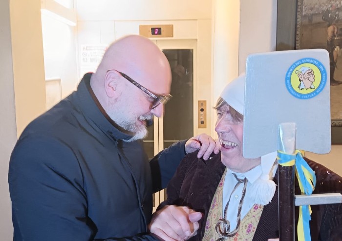 Modena, lo sproloquio di Sandrone: dai rifiuti, al vescovo, al Pavarotti scippato: nessun accenno agli scandali Amo e Fondazione