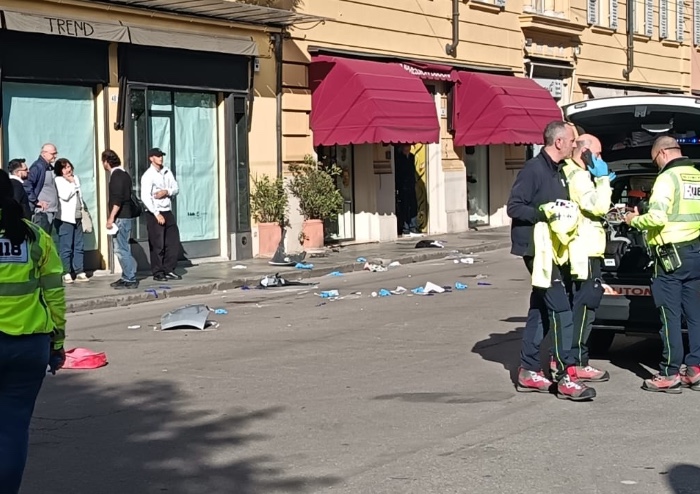 Modena, terrore in via Emilia: travolge otto pedoni, due gravissimi. 'Abbiamo visto le persone volare'