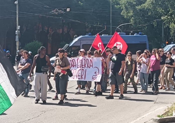 Modena, in 300 alla manifestazione di Fdi: in piazza coi meloniani i sostenitori di Vannacci e Giovanardi