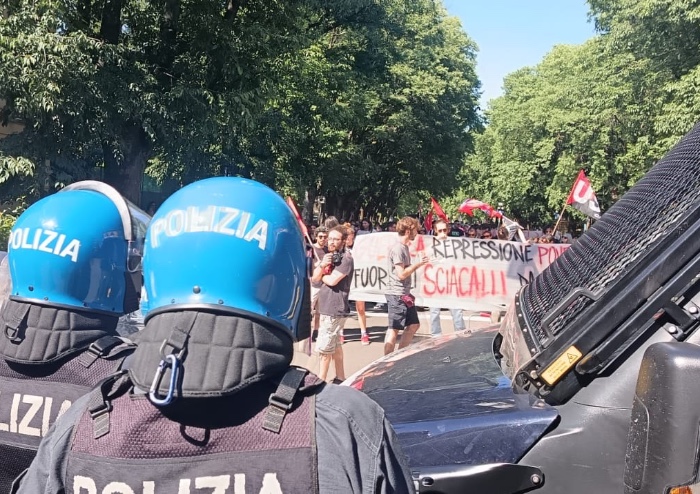 Modena, in 300 alla manifestazione di Fdi: in piazza coi meloniani i sostenitori di Vannacci e Giovanardi