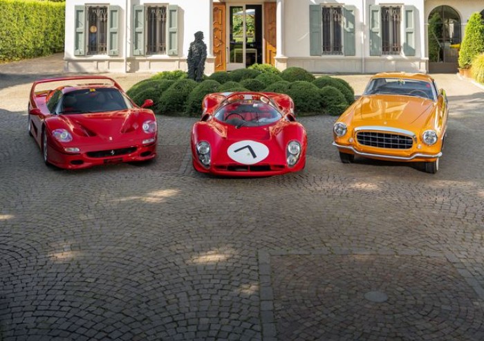 Cavallino Classic Modena omaggia le origini del Drake: show con 40 Ferrari a Casa Maria Luigia