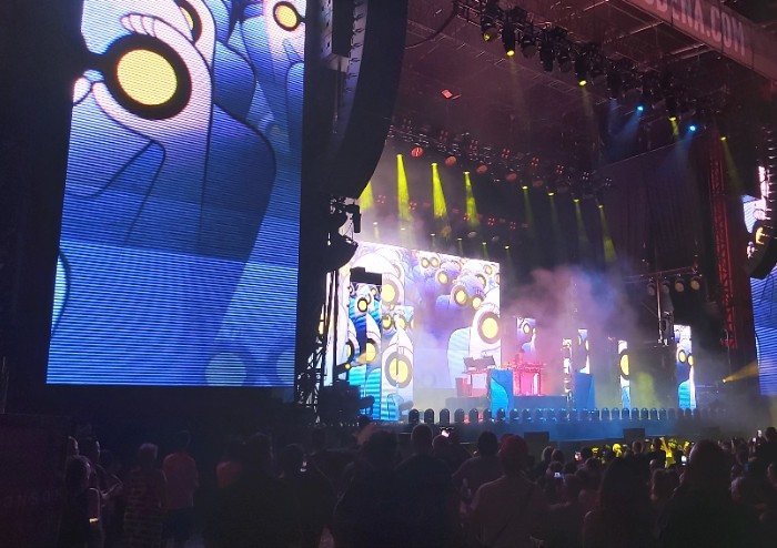 Jarre suona ancora il futuro, show immersivo per il gran finale del Jazz Open Modena