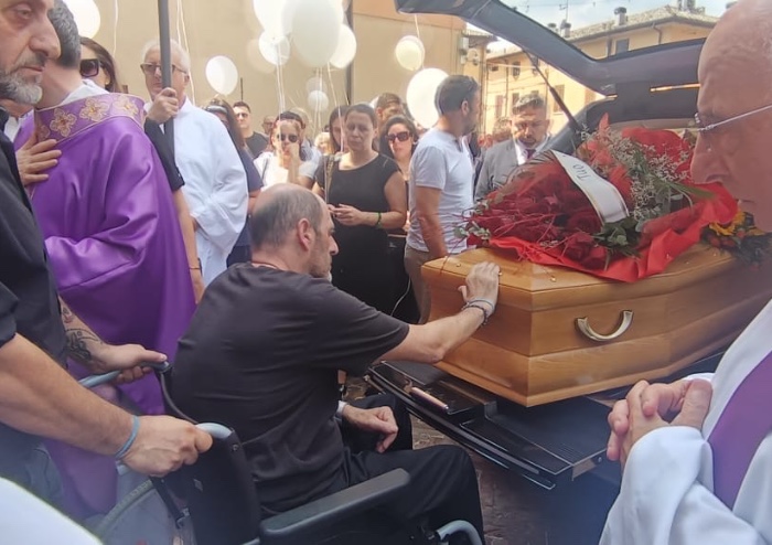 Modena e Nonantola si fermano per ricordare Monica Esposito