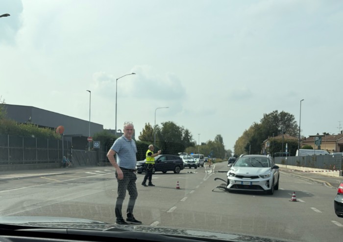 Modena, violento incidente in via Nonantolana. Ancora uno schianto all'incrocio con via Cuba: quando si interverrà?
